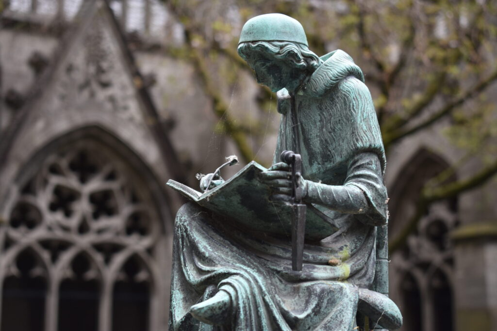 Historische wandeling geschiedenis Utrecht stadswandeling kruip door sluip door
